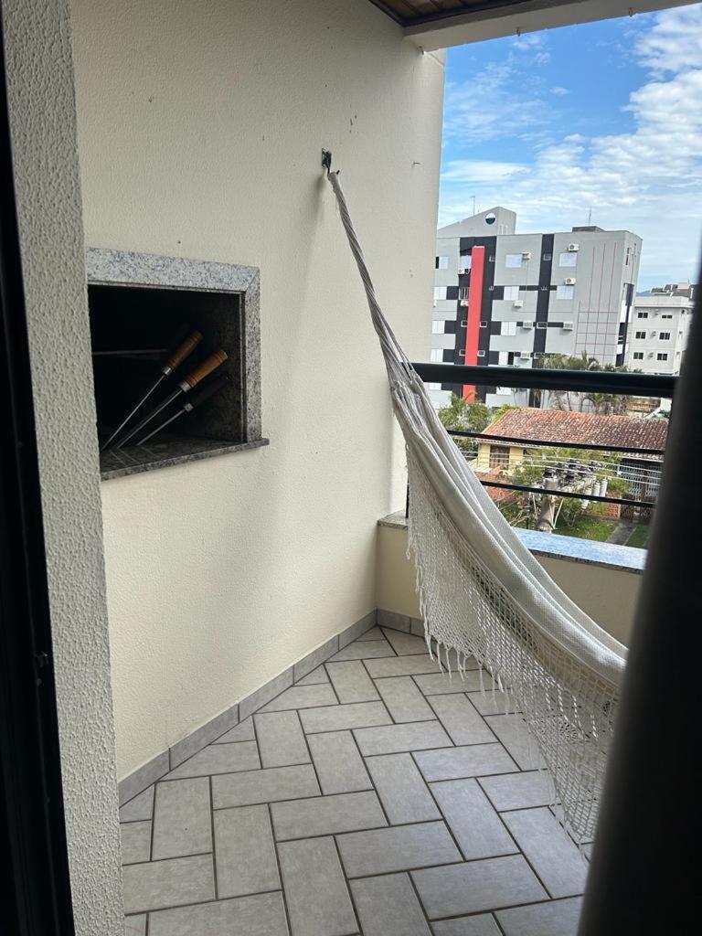 Apto Com Churrasqueira - 60 Metros Do Mar!!! Canasvieiras Florianópolis Dış mekan fotoğraf